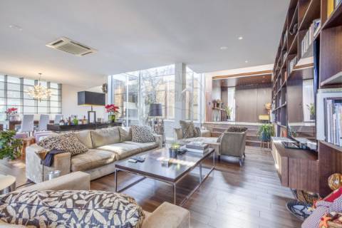 Moradia T4 para venda