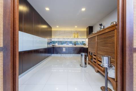 Moradia T4 para venda