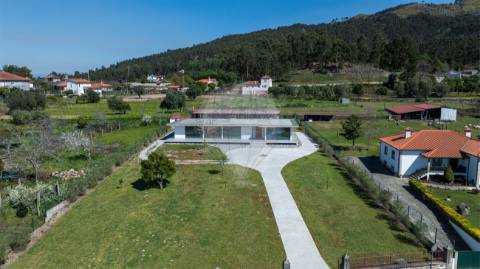 Moradia T5 para venda