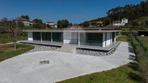 Moradia T5 para venda