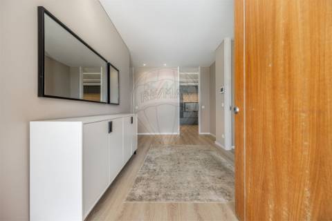 Moradia T5 para venda