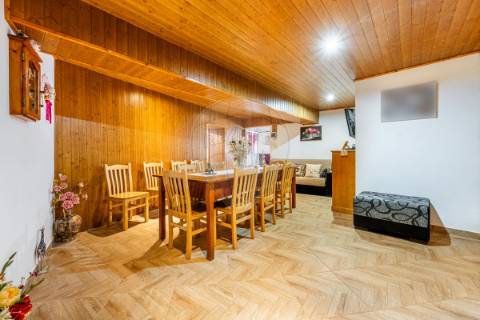 Moradia T5 para venda