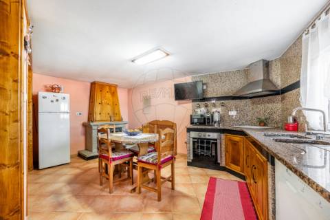 Moradia T5 para venda