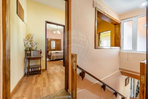 Moradia T5 para venda