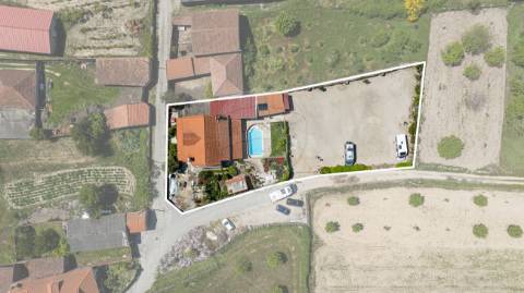 Moradia T4 para venda