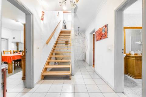 Moradia T4 para venda