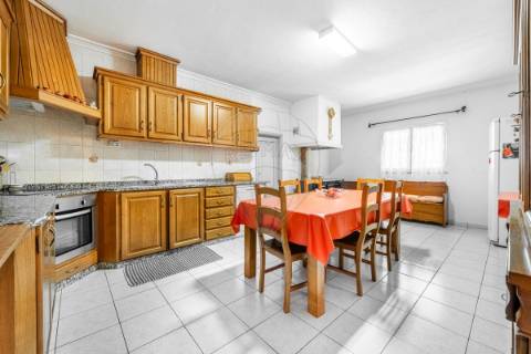 Moradia T4 para venda