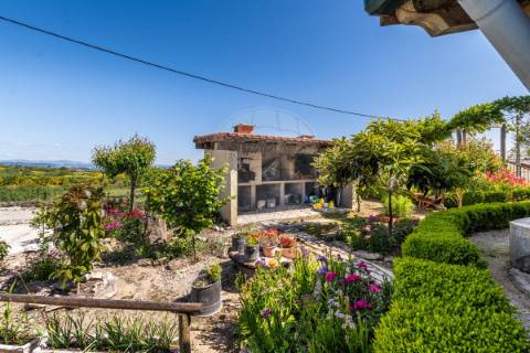 Moradia T4 para venda