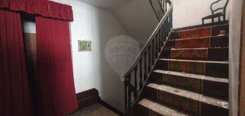 Moradia T4 para venda