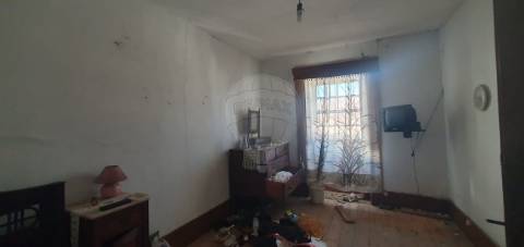 Moradia T4 para venda