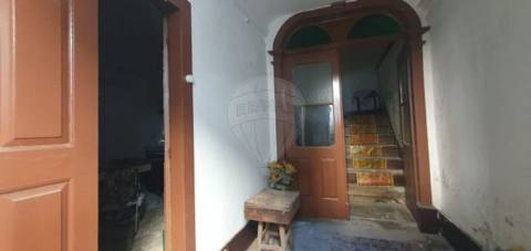 Moradia T4 para venda