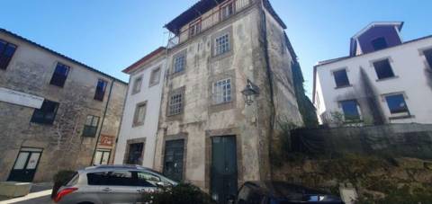 Moradia T4 para venda