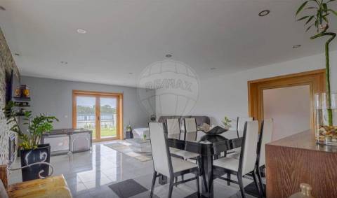 Moradia T5 para venda