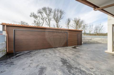 Moradia T5 para venda