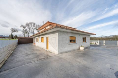 Moradia T5 para venda