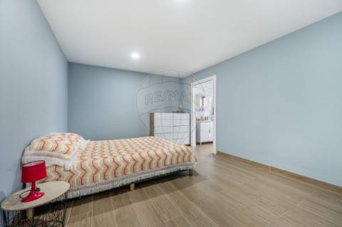 Moradia T5 para venda