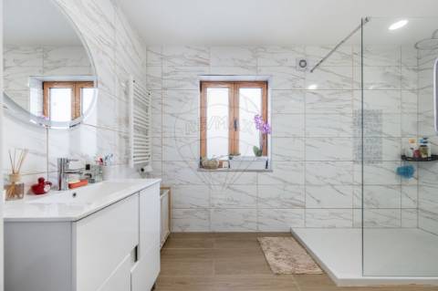 Moradia T5 para venda