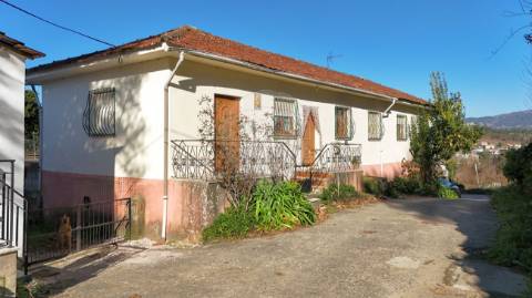 Moradia T4 para venda