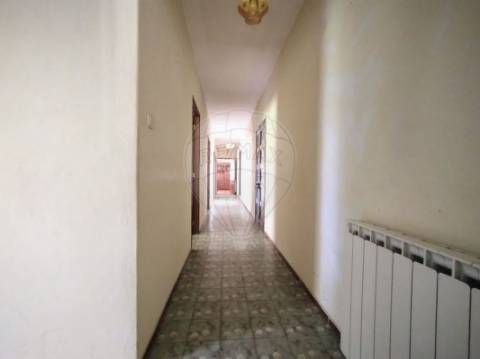 Moradia T4 para venda