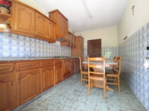 Moradia T4 para venda