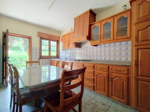 Moradia T4 para venda