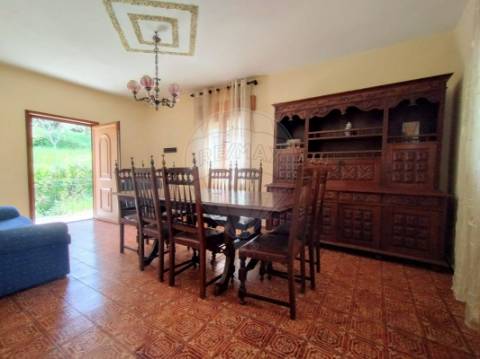 Moradia T4 para venda