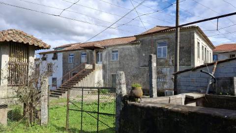 Moradia T4 para venda