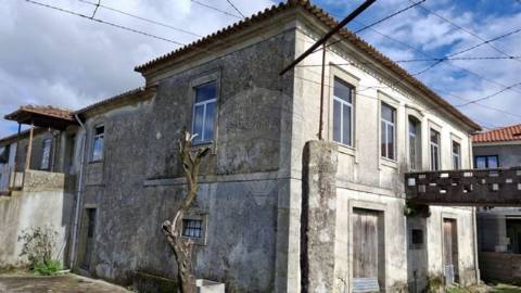 Moradia T4 para venda