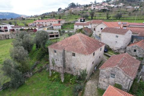 Moradia T4 para venda