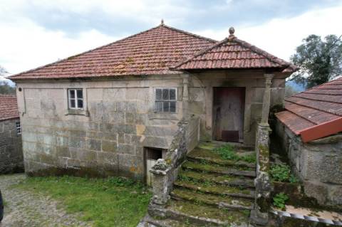 Moradia T4 para venda