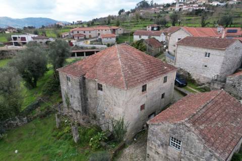 Moradia T4 para venda