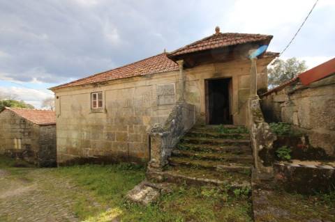 Moradia T4 para venda