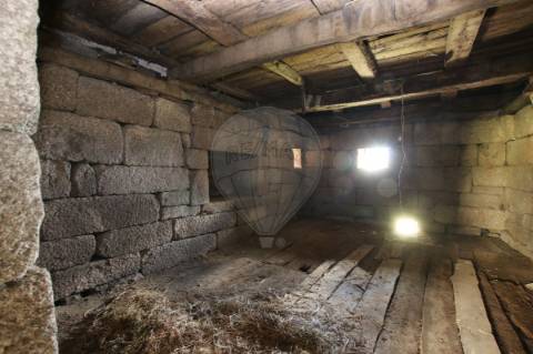 Moradia T4 para venda