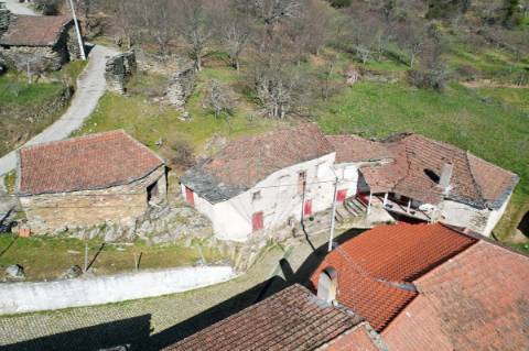 Moradia T4 para venda