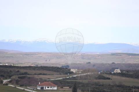 Moradia T4 para venda