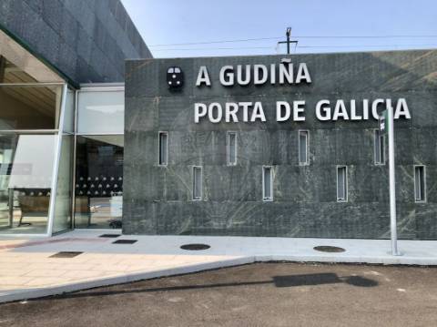 Moradia T4 para venda