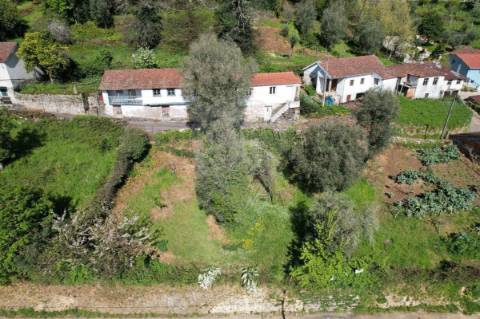 Moradia T4 para venda