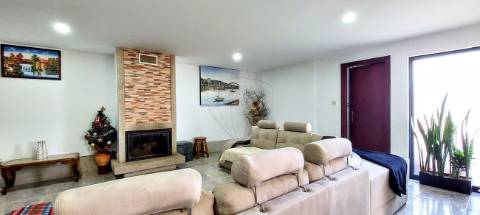 Moradia T4 para venda