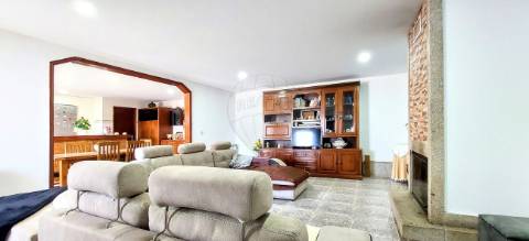 Moradia T4 para venda