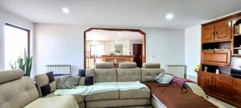 Moradia T4 para venda