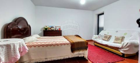 Moradia T4 para venda