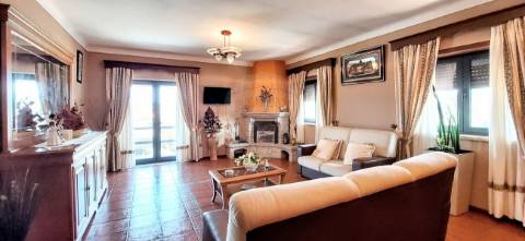 Moradia T4 para venda