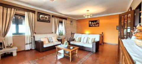 Moradia T4 para venda