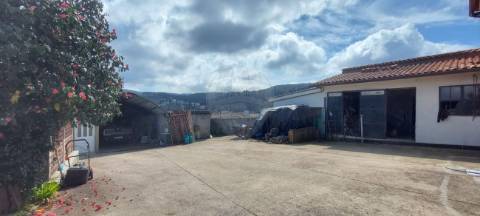 Moradia T4 para venda