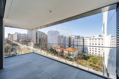 Apartamento T4 para venda