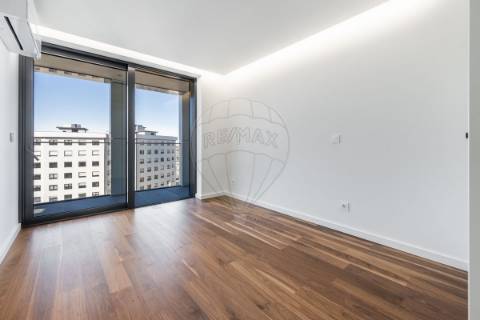 Apartamento T4 para venda