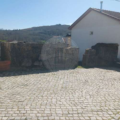 Moradia T2 para venda