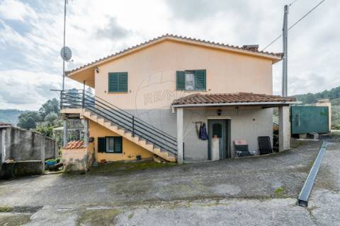 Moradia T4 para venda