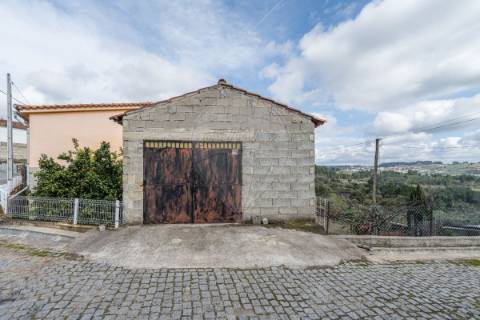 Moradia T4 para venda