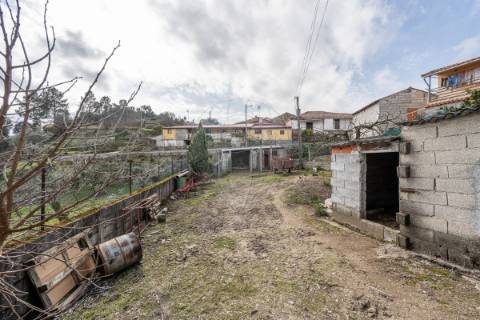 Moradia T4 para venda